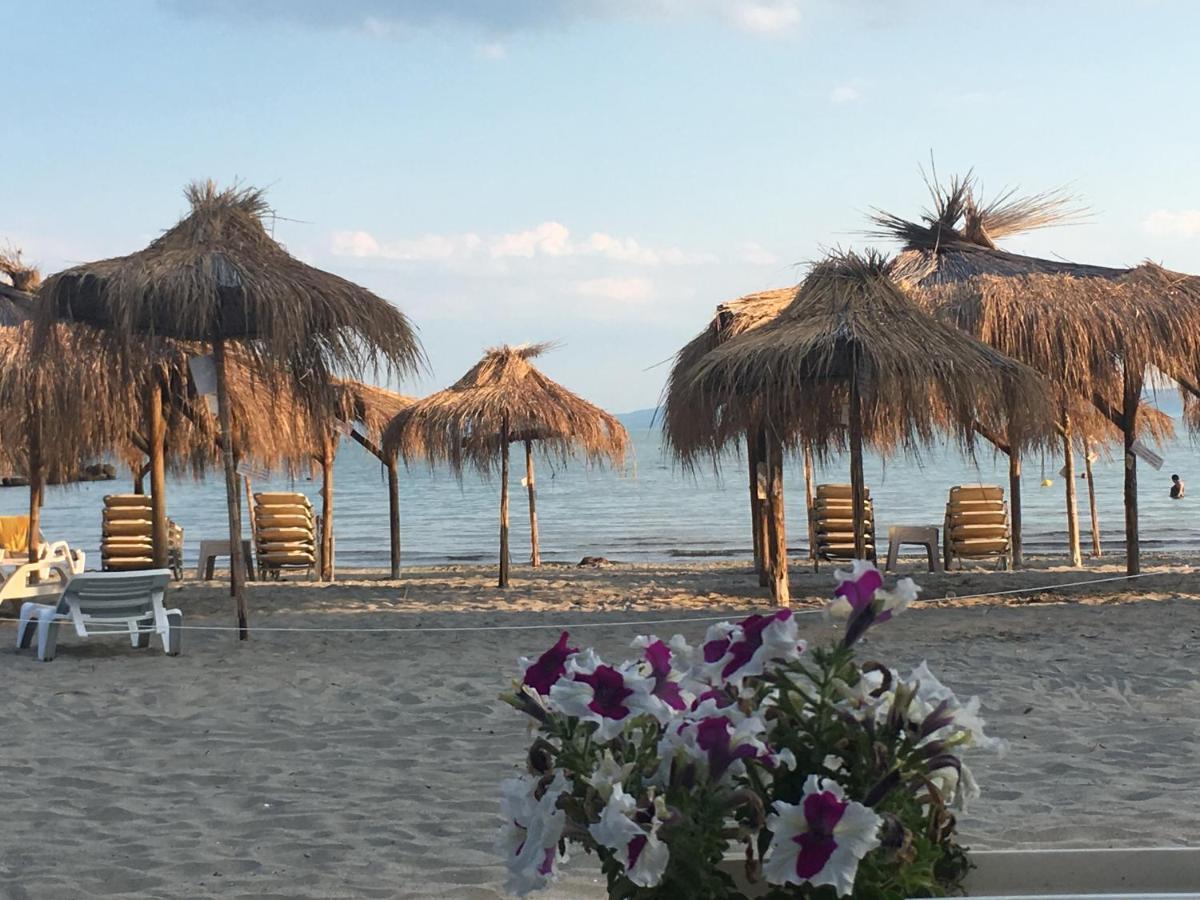 Flora Beach Private Aparthotel Pomorie Exterior photo