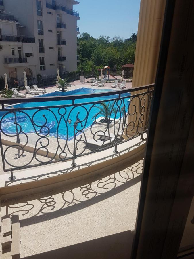 Flora Beach Private Aparthotel Pomorie Exterior photo