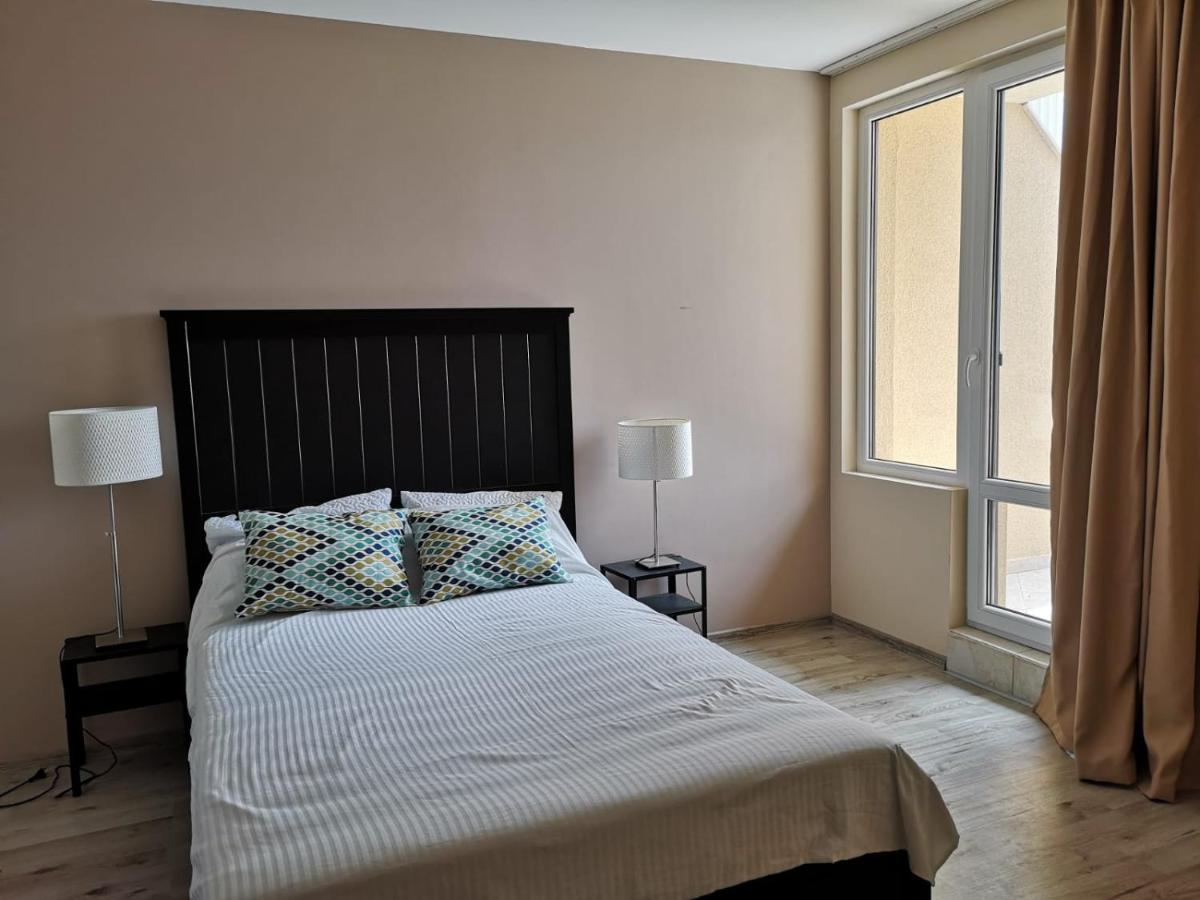 Flora Beach Private Aparthotel Pomorie Exterior photo