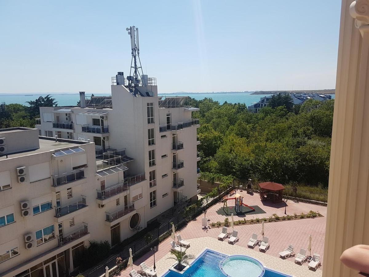 Flora Beach Private Aparthotel Pomorie Exterior photo